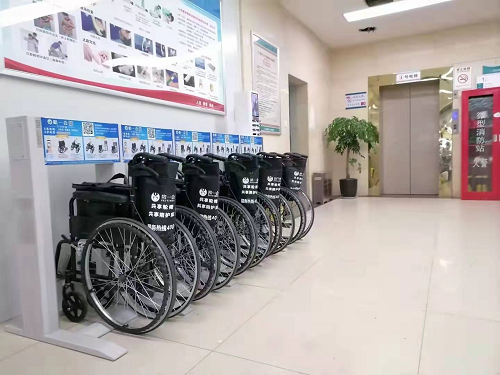 Este popular cu rotile manuale comune? Unde este disponibil?